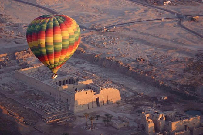 Hot Air Balloon Ride in Luxor Egypt with Transfers Included - What the guide adds from the basket