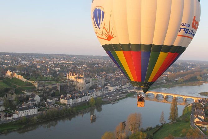 Hot-Air Balloon Ride over the Loire Valley, from Amboise or Chenonceau - Watching the balloon come alive