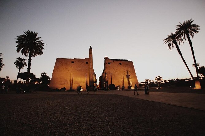 Hot-Air Balloon Ride Visit 6 Top Highlight sites in Lux west bank - Sunrise above the West Bank
