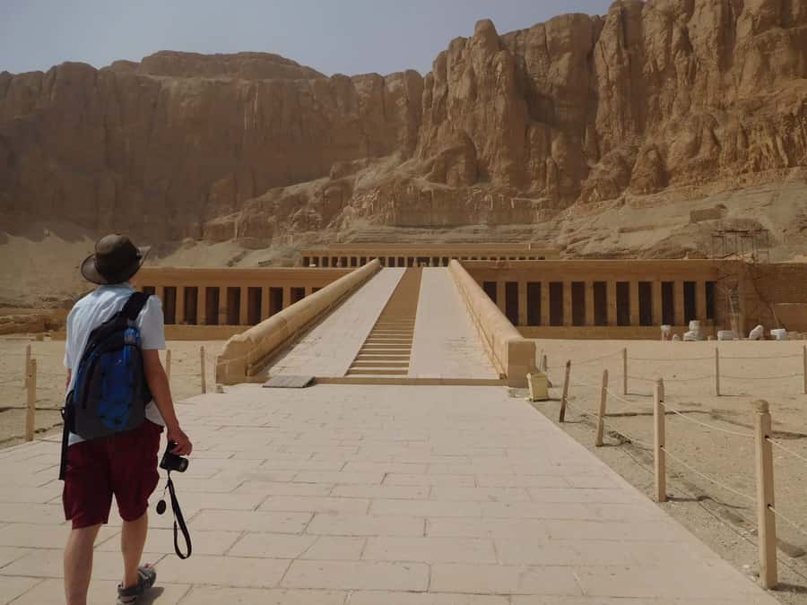 Hot-air Balloon Visit Kings Valley Tombs Hatshpsuit Boatride - A half-hour with the Colossi of Memnon