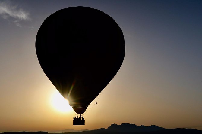 Hot Air Balloon with Champagne, Optional Photos,Video & Breakfast - Breakfast and the Champagne toast