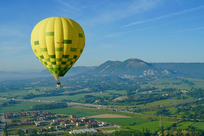 Hot Air Balloon with Champagne, Optional Photos,Video & Breakfast - Getting to the 7:00 am meeting point