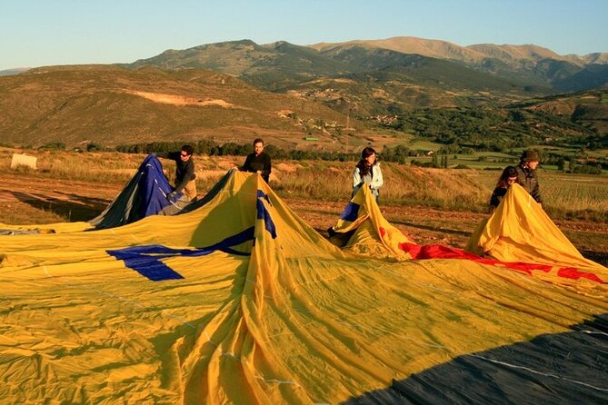 Hot Air Ballooning and Sailing Adventure Tour from Barcelona - Leaving central Barcelona before the city wakes