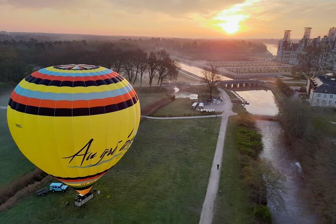 Hot air ballooning: Chambord, Blois, Chenonceau, Cheverny or Chaumont - From Contres to the launch field