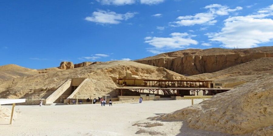 Hurghada: 2-Day Luxor Highlights & Hot Air Balloon & Hotel - Guides and vehicles can shape the whole trip
