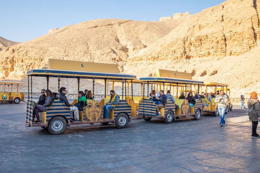 Hurghada: 2-Day Luxor Tour with Hotel, Balloon, & Boat Ride - A sunrise balloon over Luxor
