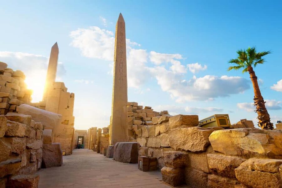 Hurghada: 2-Day Luxor Tour with Hotel, Balloon, & Nile Boat - Karnak Temple: start with ancient scale