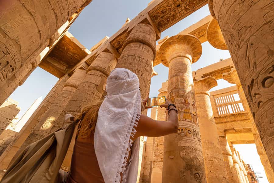 Hurghada: Small-Group Luxor Day Tour & Sunrise Balloon Ride - Walking through the Valley of the Kings