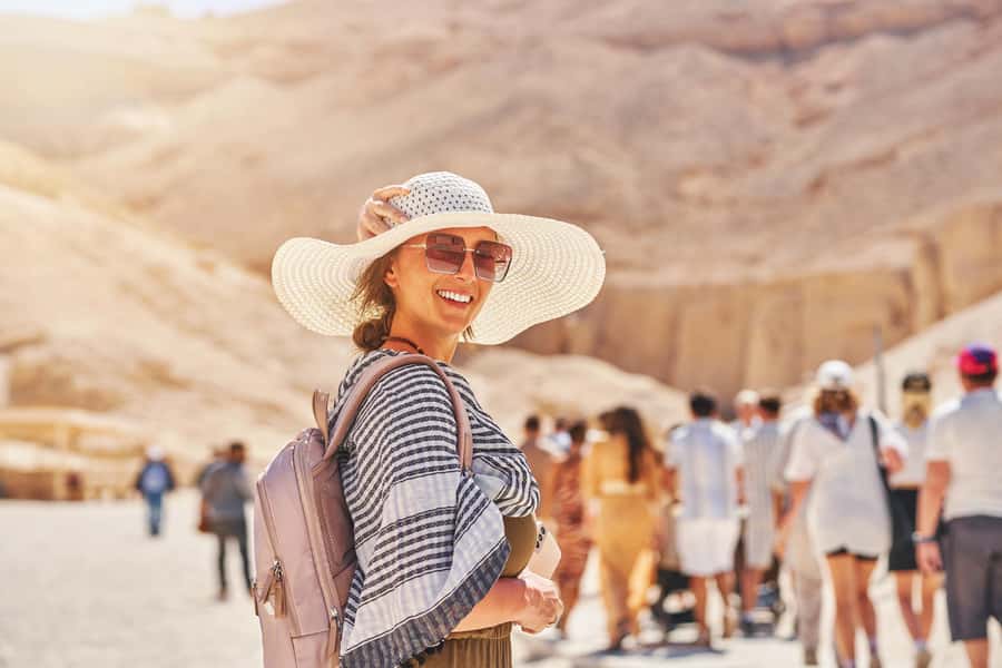 Hurghada: Small-Group Luxor Day Tour & Sunrise Balloon Ride - A felucca ride on the Nile