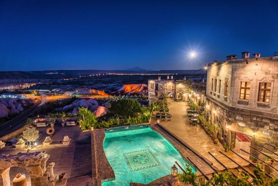 Istanbul: Cappadocia 4-Day Trip by Plane & Hot Air Balloon - What the $1,418 price really buys you