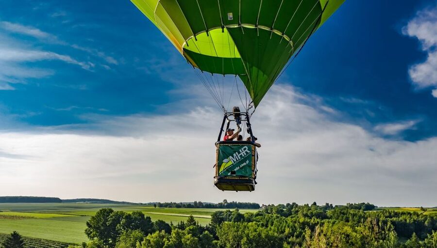 Kraków: Hot Air Balloon Exclusive Tour with Champagne - About 60 minutes above the city