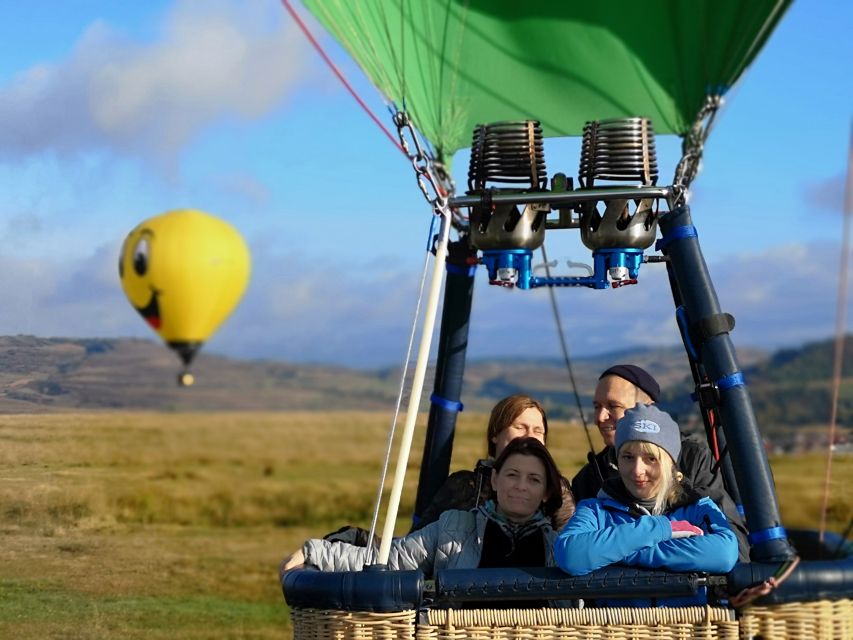 Kraków: Hot Air Balloon Flight with Champagne - Why the private group format matters