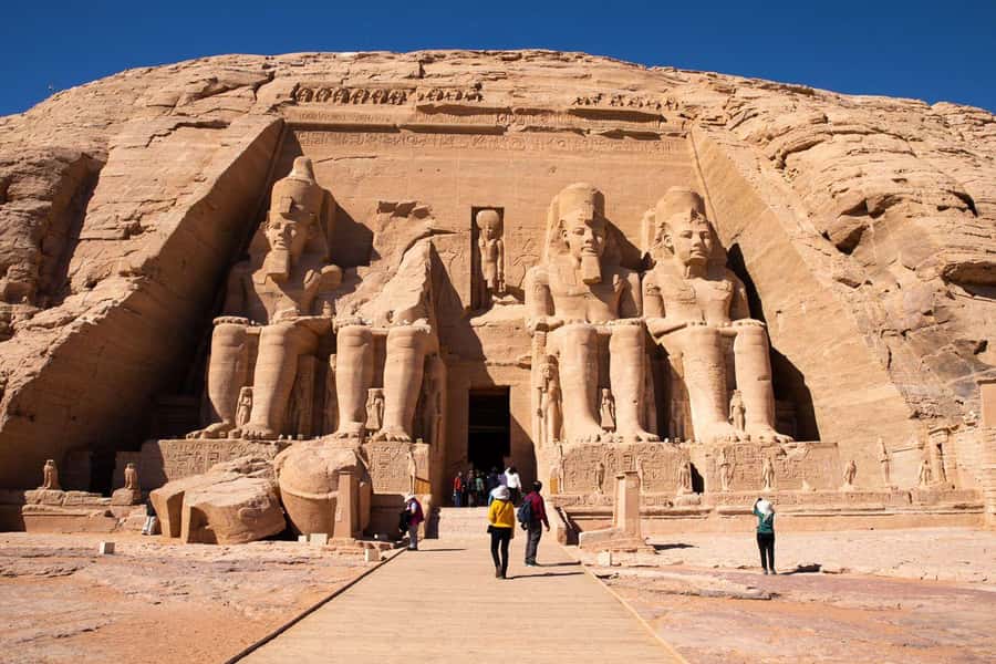 Luxor: All-Inclusive 3-Night Nile Cruise to Aswan & Balloon - Day 3: Horse-drawn arrival at Edfu and the two-god temple at Kom Ombo
