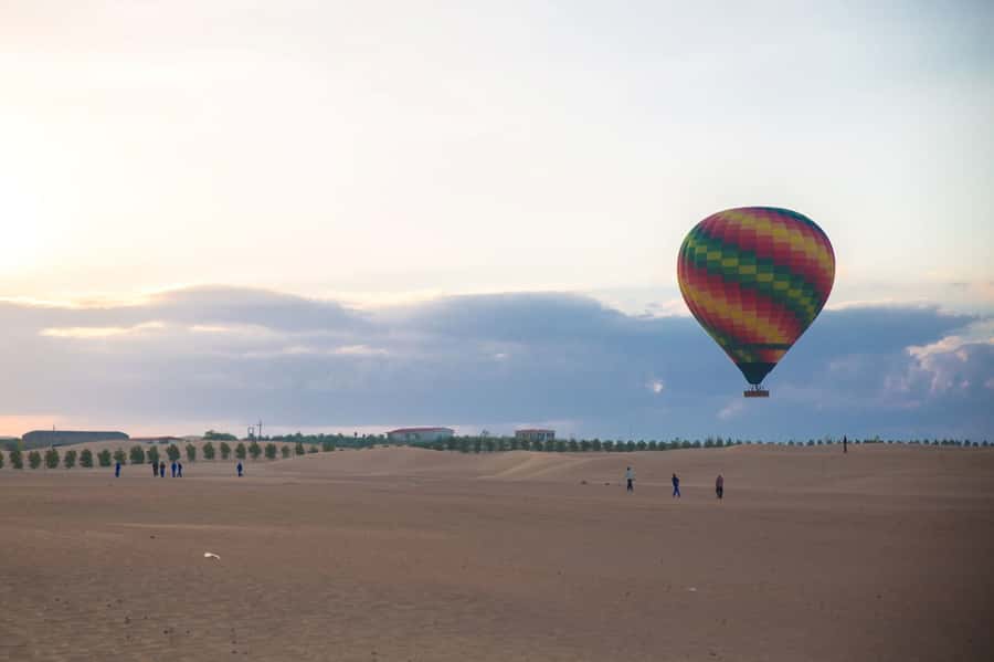 Luxor: Deluxe Sunrise Hot Air Balloon - What the wind means for your route and landing