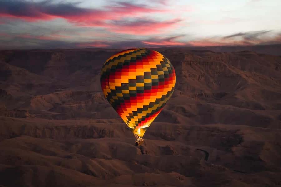 Luxor: Hot Air Balloon Ride over Luxor Relics - Waiting among the balloons at dawn