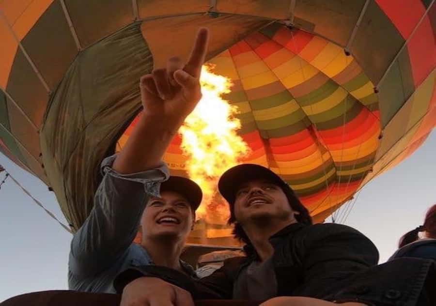 Luxor: Hot Air Balloon Ride Over Temple of Hatshepsut - Watching the balloon inflate before takeoff