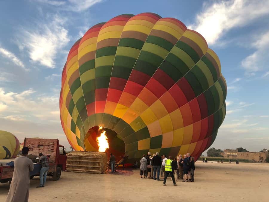 Luxor: Hot Air Balloon Ride Over Temple of Hatshepsut - Landing in a field, not always beside the launch site
