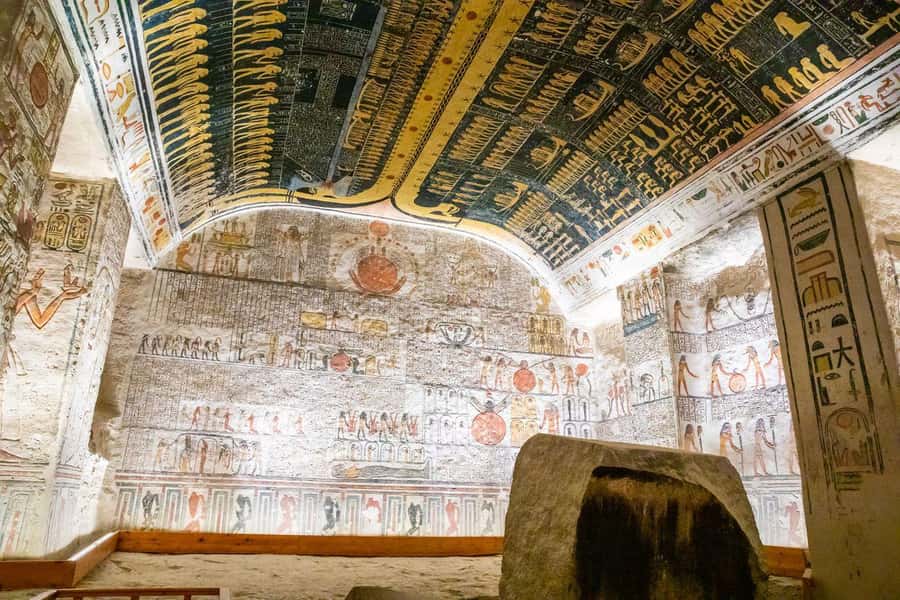 Luxor: West and East Banks All-Inclusive Tour & Balloon Ride - Guides, drivers, and the value of a private-feeling day