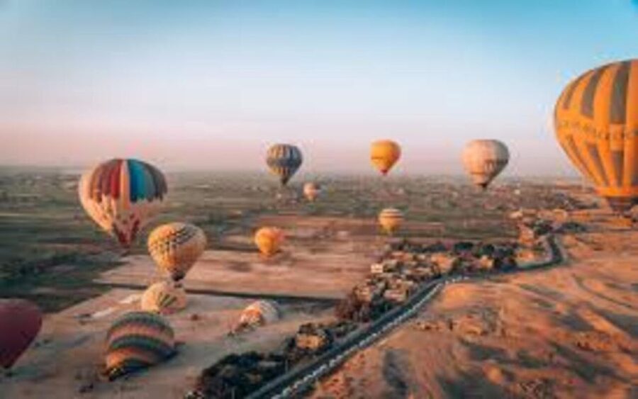 Luxor: West Bank Hot Air Balloon Ride with Hotel Transfers - The 45-minute flight above Luxor