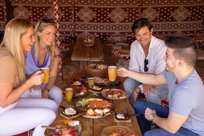 Luxury Hot Air Balloon, Land Rover Defender & Michelin Breakfast - A vintage Land Rover ride to the private retreat