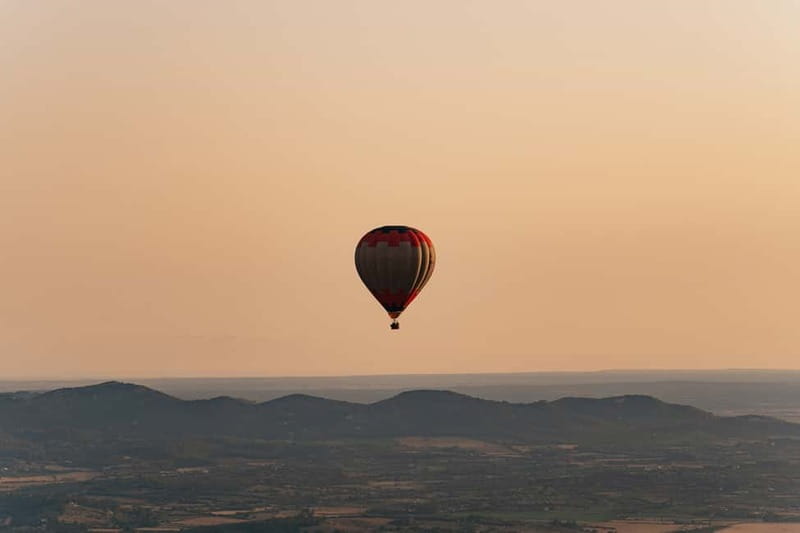 Mallorca: Sunrise or Sunset Hot Air Balloon Flight - Who will enjoy this flight most
