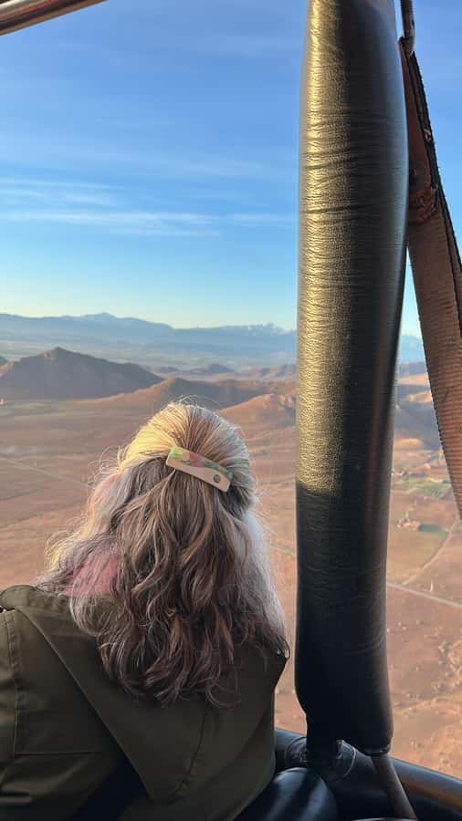 Marrakech: Balloon Flight, Berber Breakfast & Certificate - Boarding the basket and meeting your pilot