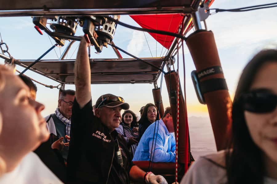 Marrakech: Shared Balloon Flight with Tea - Landing, tea, and a Berber welcome