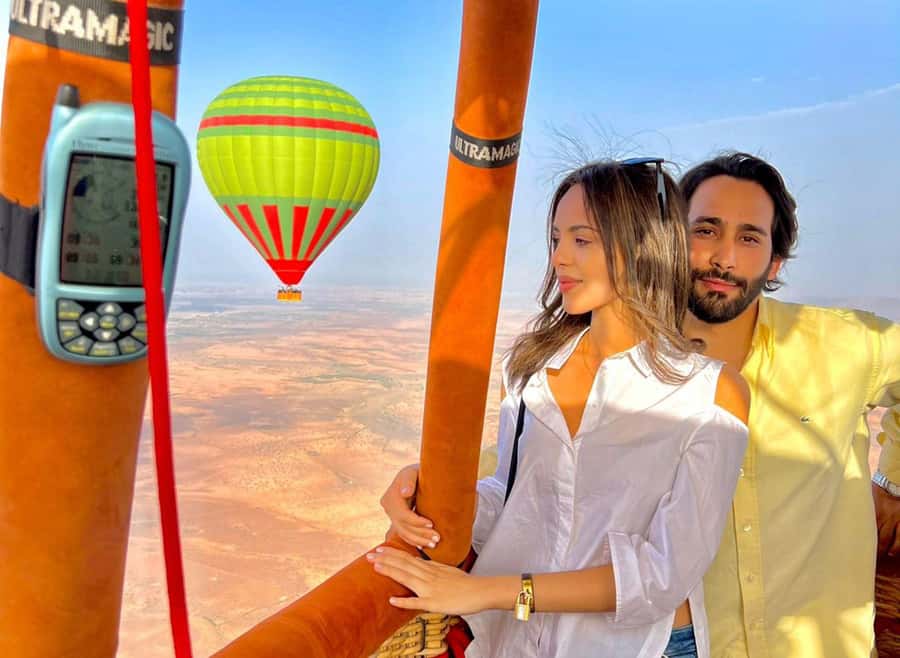 Marrakech: VIP Flight with Private Section in Shared Balloon - Watching the balloon team prepare