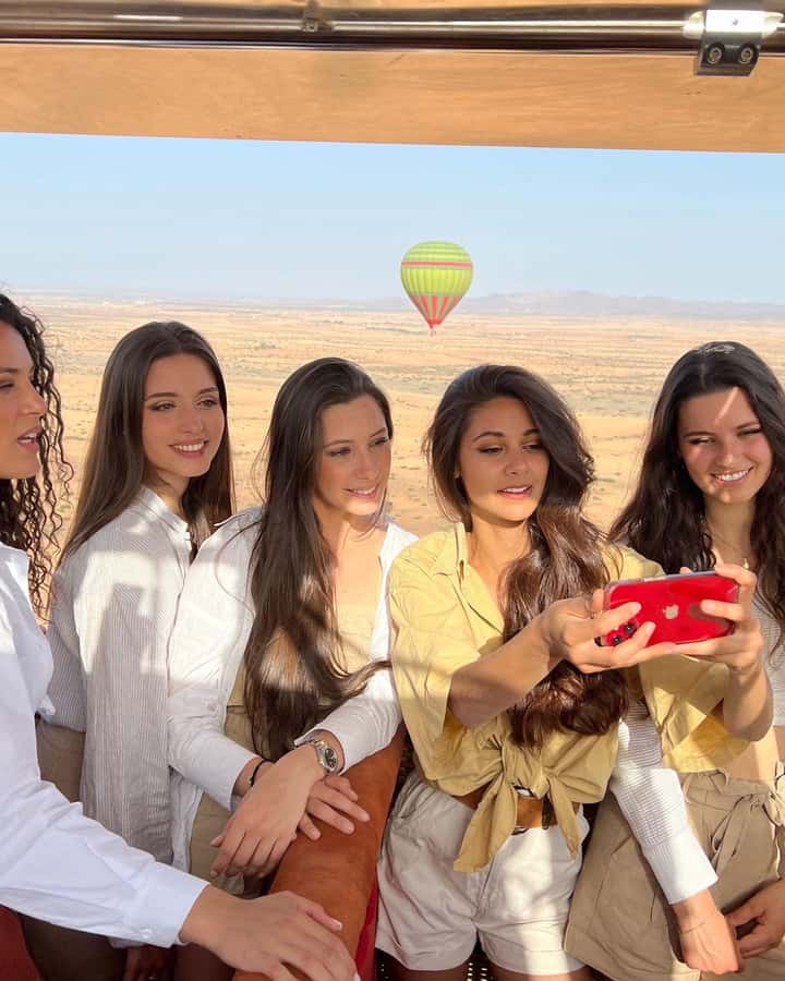 Marrakech: VIP Flight with Private Section in Shared Balloon - Fruit juice with a view