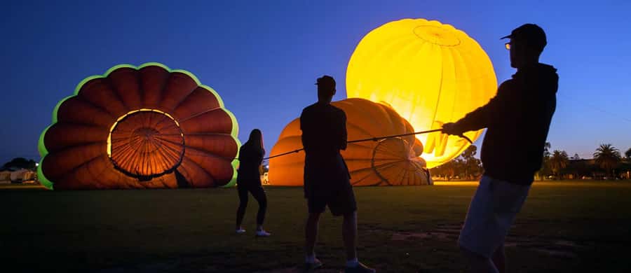 Melbourne Premium Balloon Flight 5-Star Champagne Breakfast - The safety briefing before takeoff