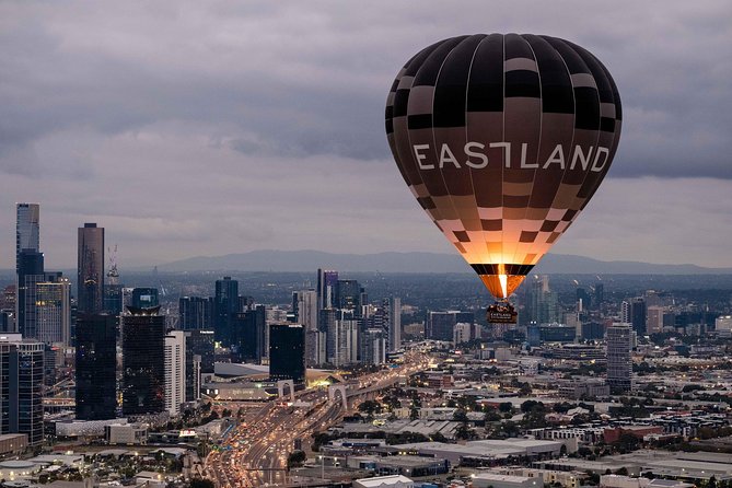 Melbourne sunrise balloon flight & champagne breakfast - How much value does the $400.94 price offer?
