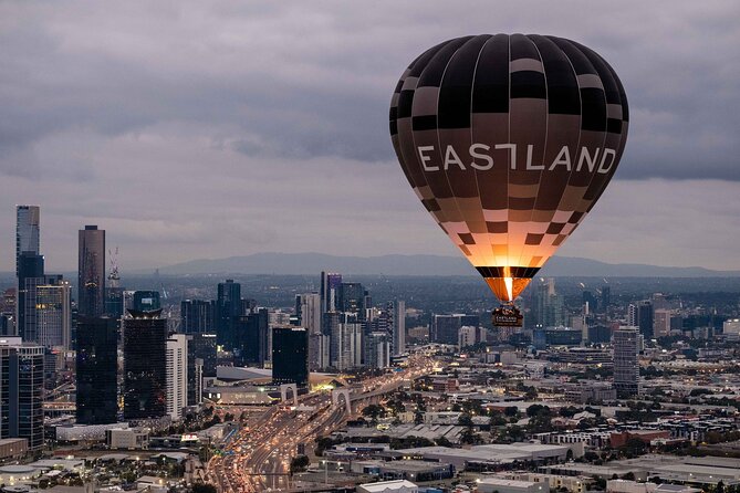 Melbourne sunrise balloon flight only - Why the pilot and ground team matter