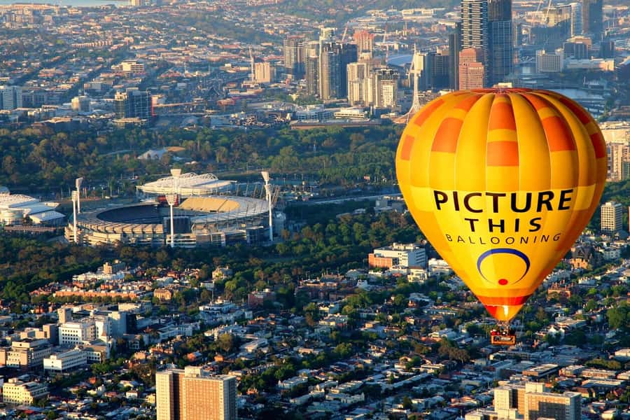 Melbourne: Sunrise Hot Air Balloon Experience with Breakfast - What the $395 price really buys you