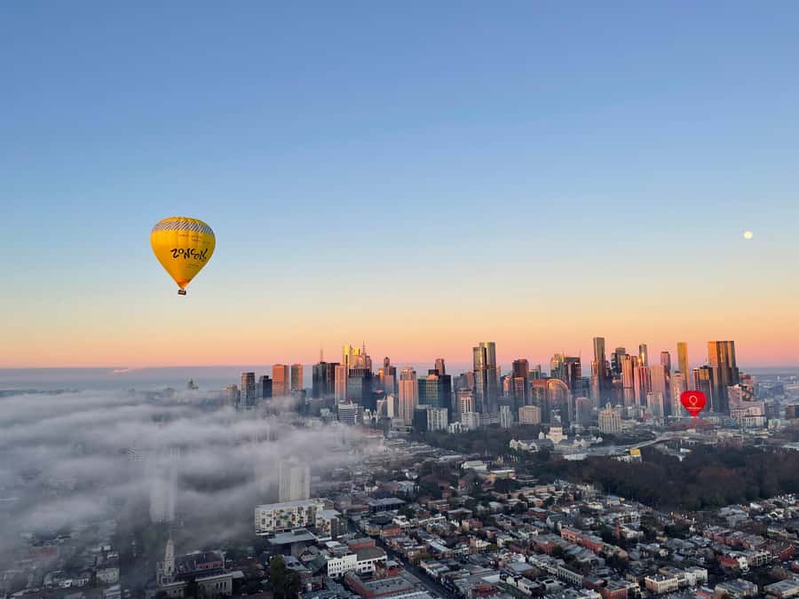 Melbourne: Sunrise Hot Air Balloon Flight - Meeting the crew at the Amora Hotel Riverwalk