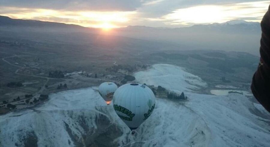 Pamukkale Hot-Air Balloon Tour - The balloon ride and changing route