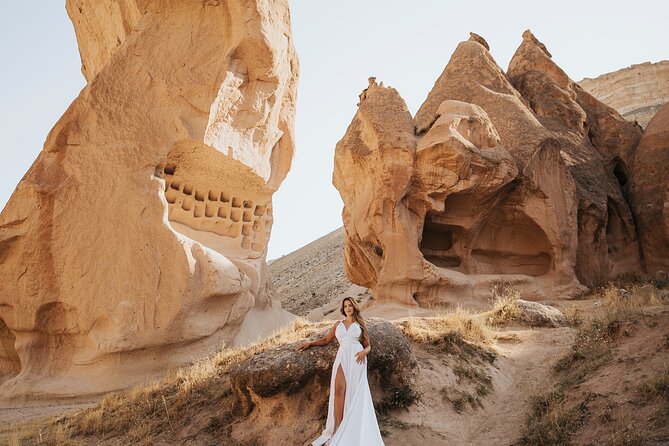 Photoshoot with Balloons in Cappadocia - A private session changes the pace