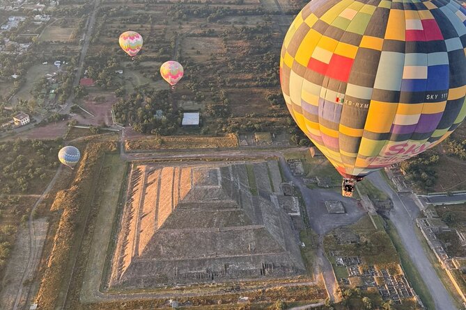 Private Balloon Flight over Teotihuacan plus Breakfast and Entry - A Sunrise Flight Above Teotihuacán