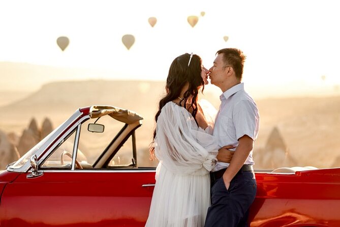 Private Classic Car Sunrise Balloon Chasing Experience - The photo service can make or break the morning
