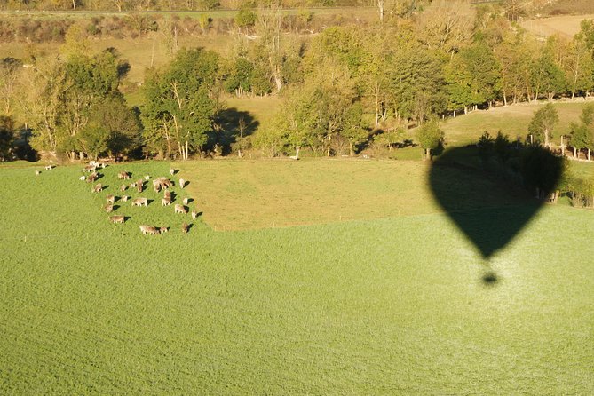 Private Exclusive Hot Air Balloon Barcelona - Practical clothing and participation advice