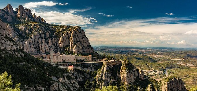 Private Montserrat & Hot-Air Balloon Ride with Monastery visit - Why Pair a Balloon Flight With Montserrat?