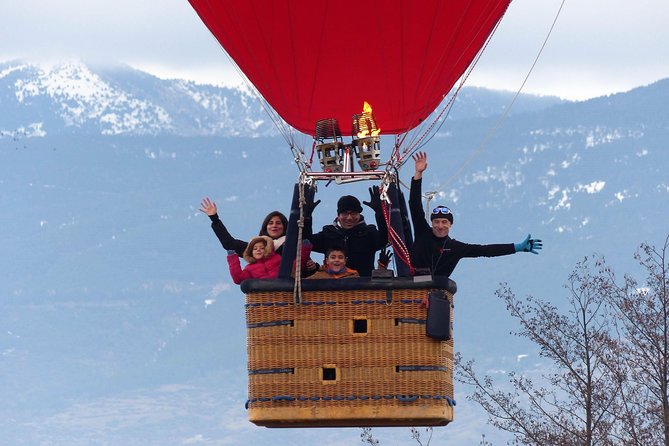 Private Pre-pyrenees VIP Hot-air Balloon tour (pick-up Barcelona) - Returning to earth with cava and Catalan food