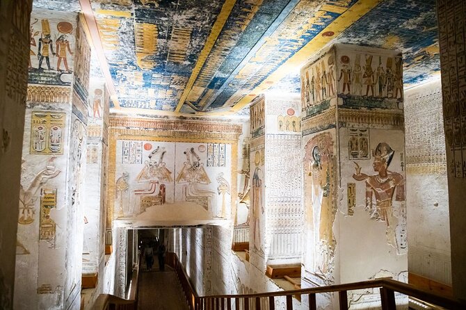 Private Tour to Luxor West and East Banks with Hot Air Balloon,Felucca and lunch - The Nile boat ride needs a clear question