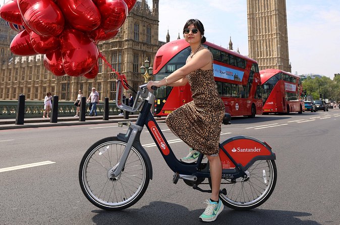 Professional Digital Photo with Red Heart Balloons Central London - What the high ratings point to