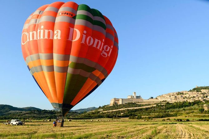 Professional hot air balloon rides at Assisi, Trasimeno in Umbria - From Cantina Dionigi to the balloon basket