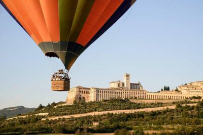 Professional hot air balloon rides at Assisi, Trasimeno in Umbria
