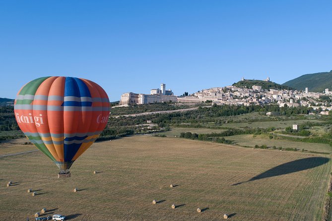Professional hot air balloon rides at Assisi, Trasimeno in Umbria - Pickup from Assisi, Perugia, and Lake Trasimeno