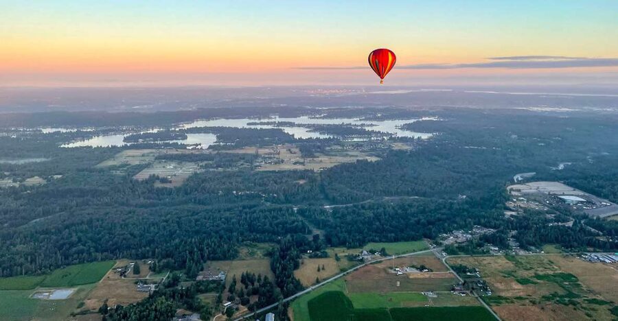 Seattle: Mt. Rainier Sunrise Hot Air Balloon Ride - Key points at a glance