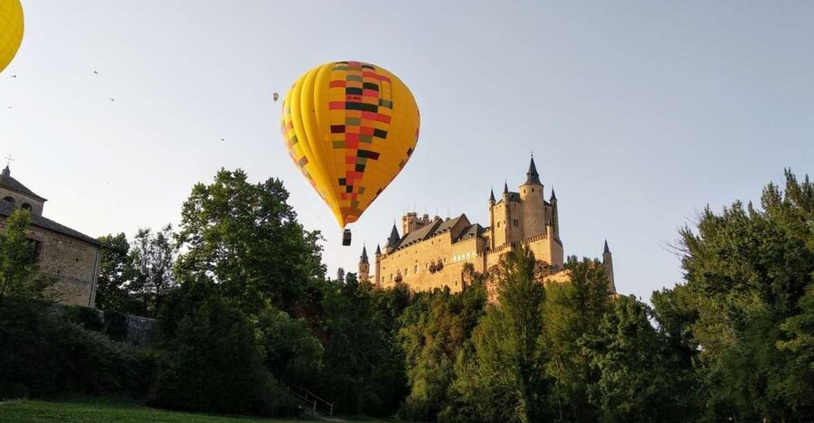 Segovia: Balloon Ride with Transfer Option from Madrid - The Alcázar, cathedral, and aqueduct from the air