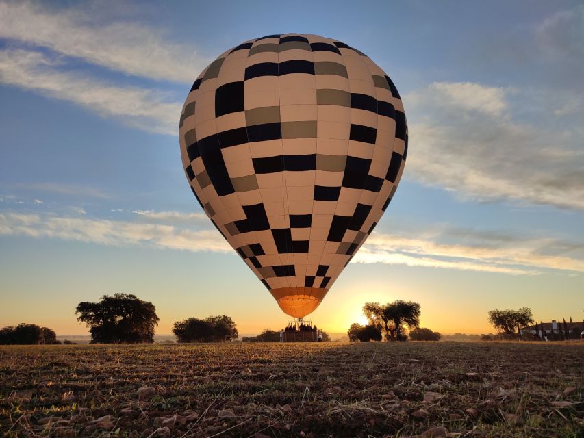 Segovia: Balloon Ride with Transfer Option from Madrid - Meeting Aerotours before sunrise