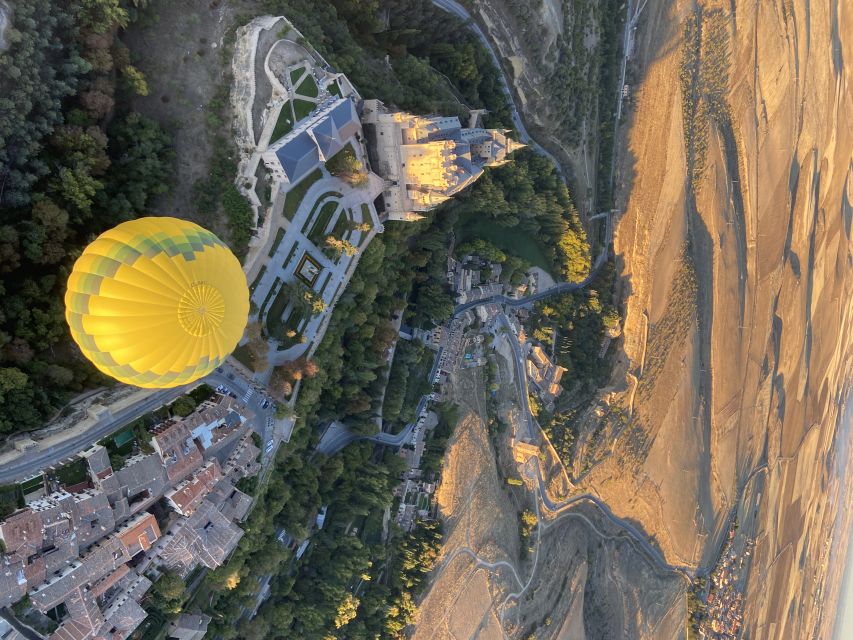 Segovia: Hot Air Balloon Flight with Picnic and Cava - Key points before you book